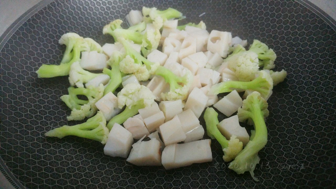 蚝油菜花孜然藕