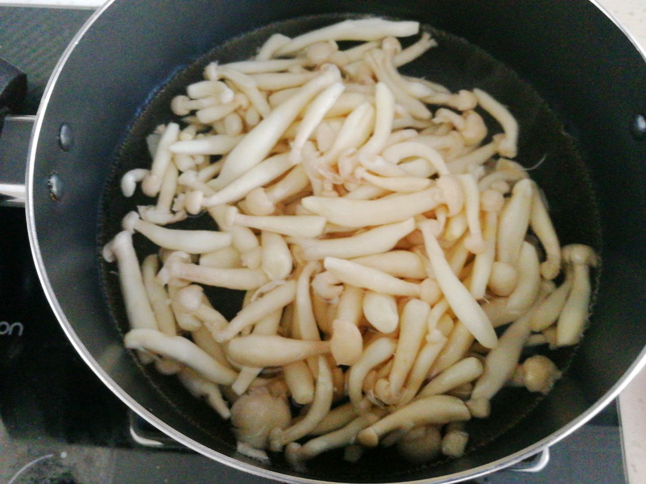 蚝油海鲜菇炒鸡丝