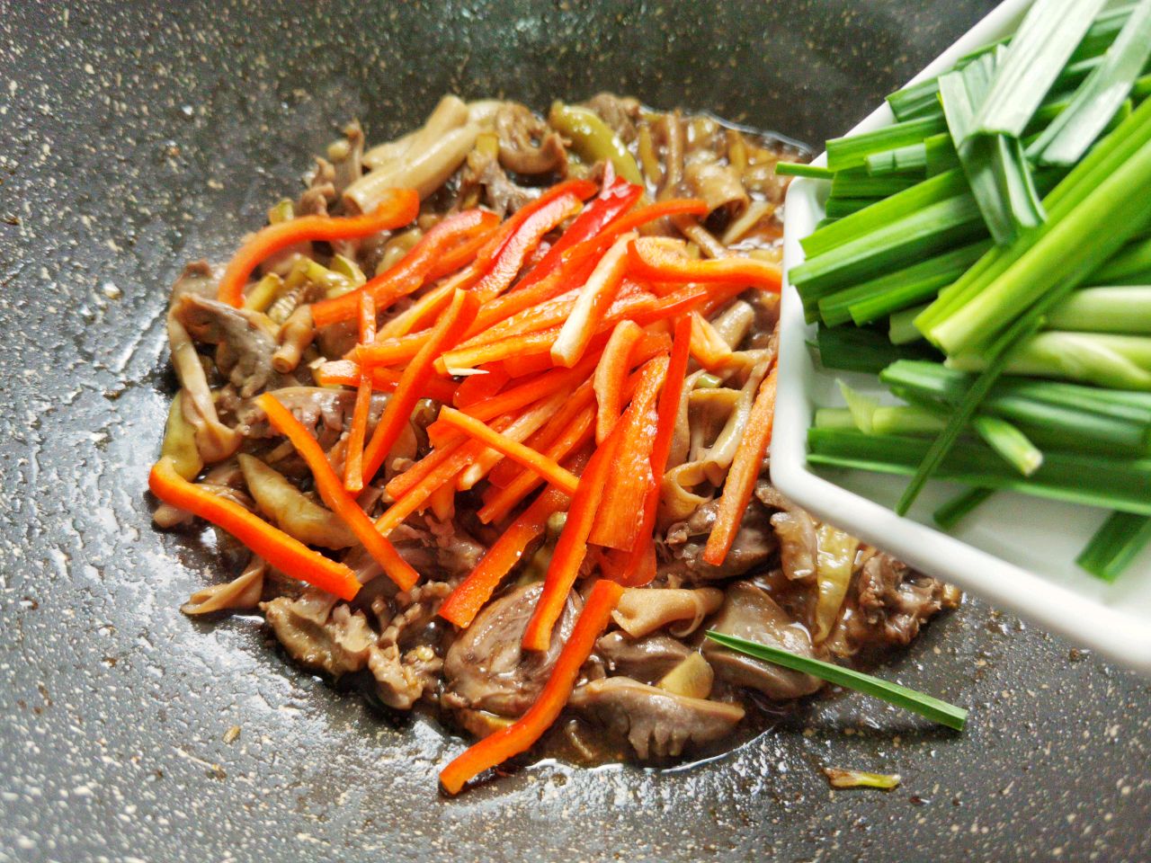 蚝油辣炒鸭杂
