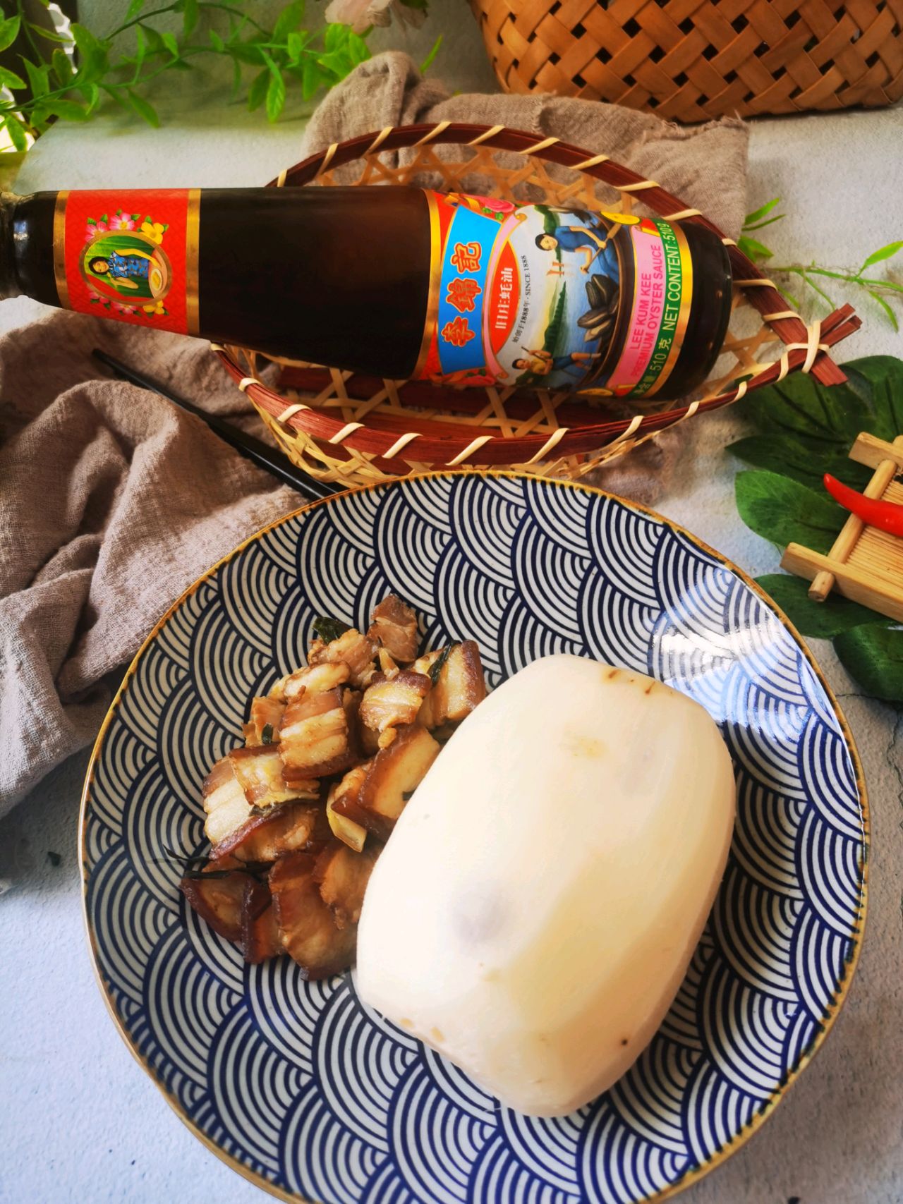 蚝油莲藕炒腊味