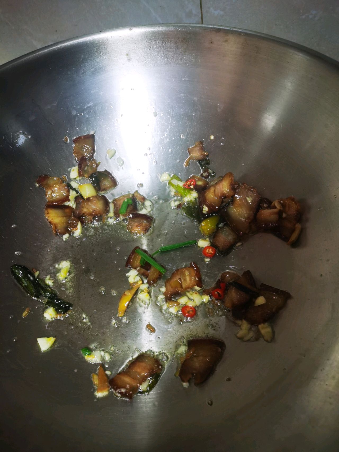 蚝油莲藕炒腊味