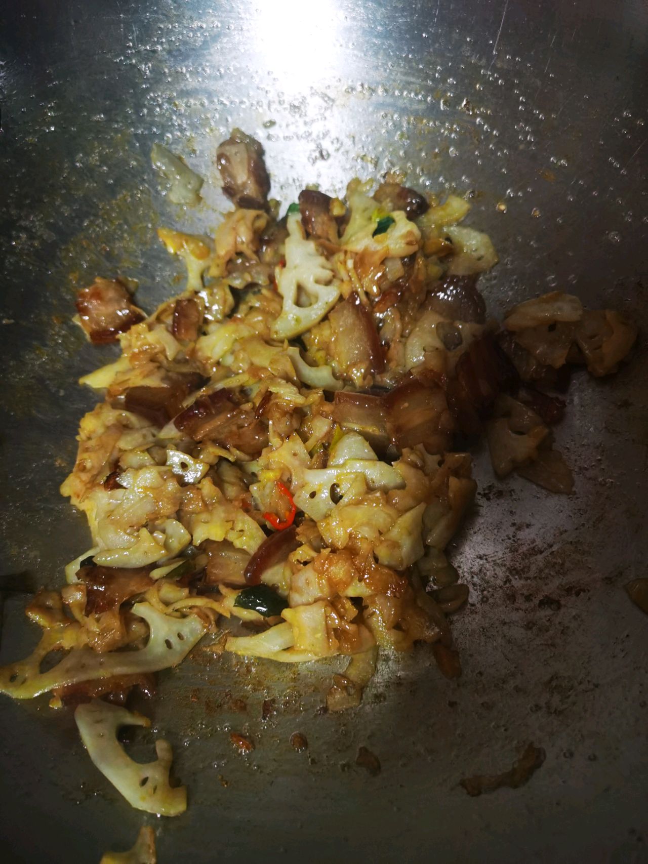 蚝油莲藕炒腊味