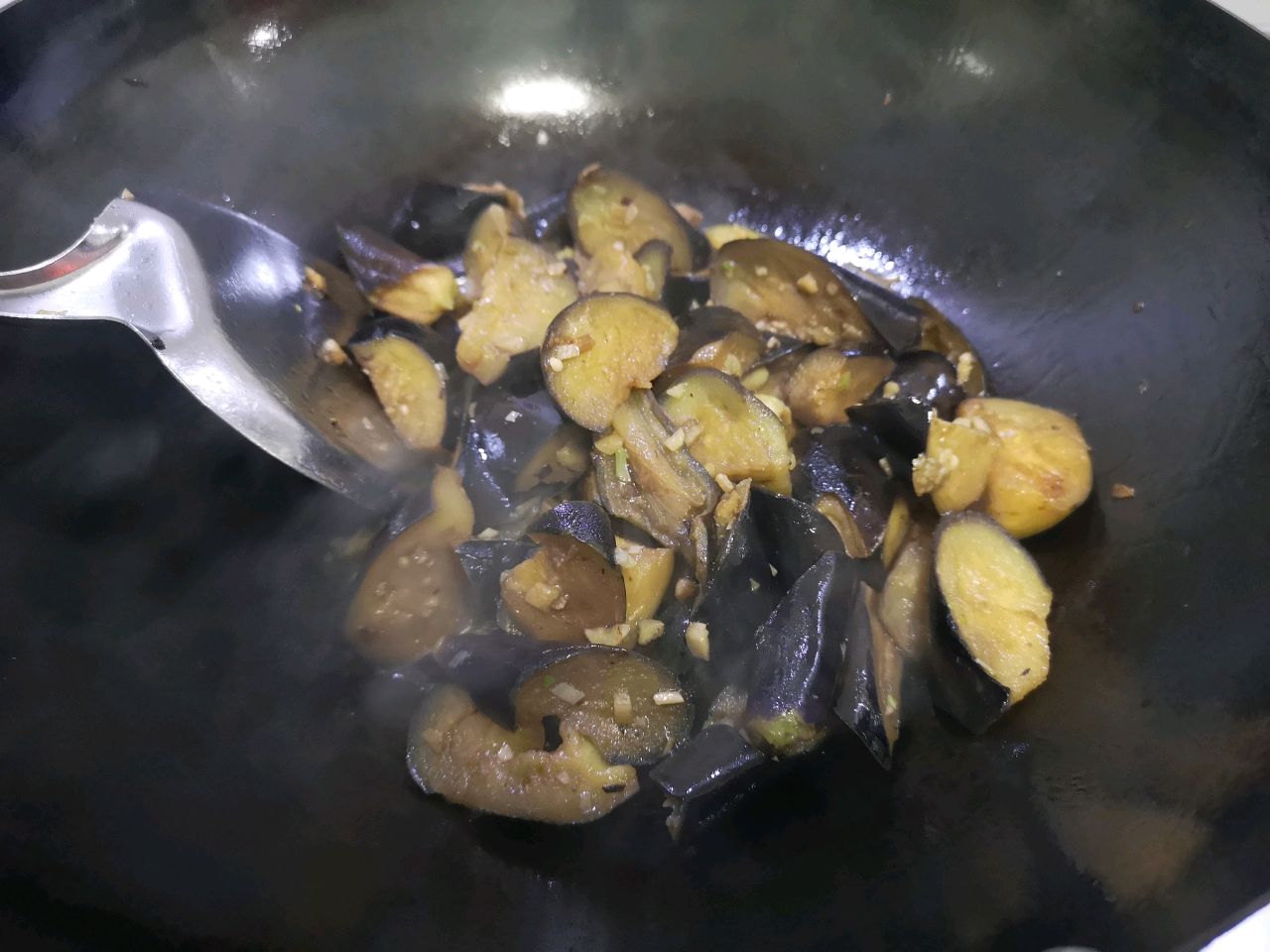 蚝油蒜香茄子