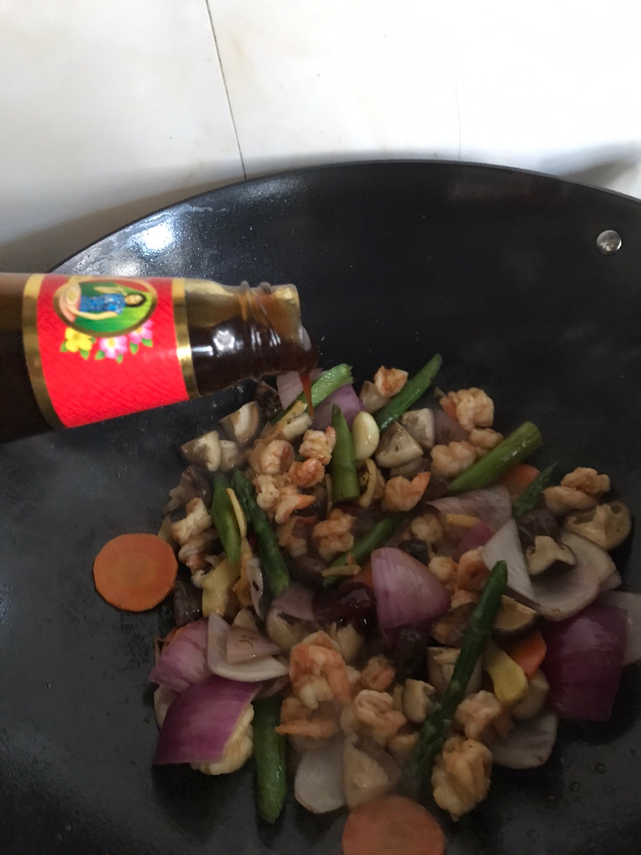 蚝油鲜虾炒鲜菇