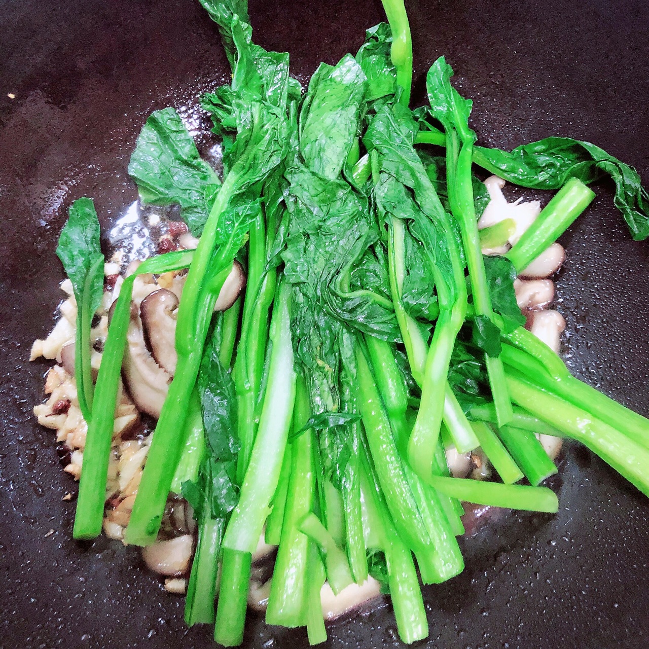 蚝油香菇菜心