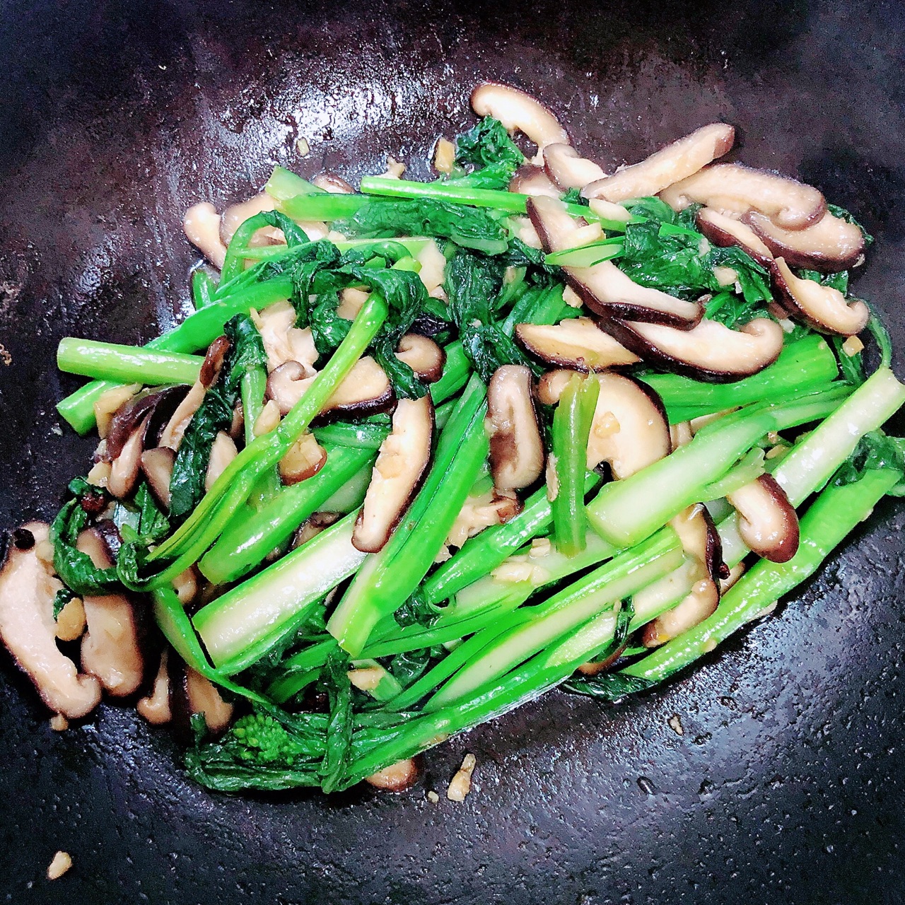 蚝油香菇菜心
