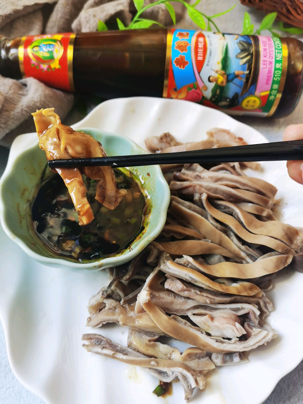 蚝油蘸猪肚