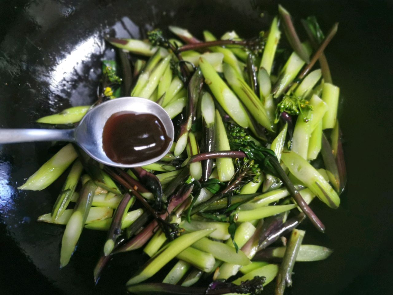 蚝汁红菜苔