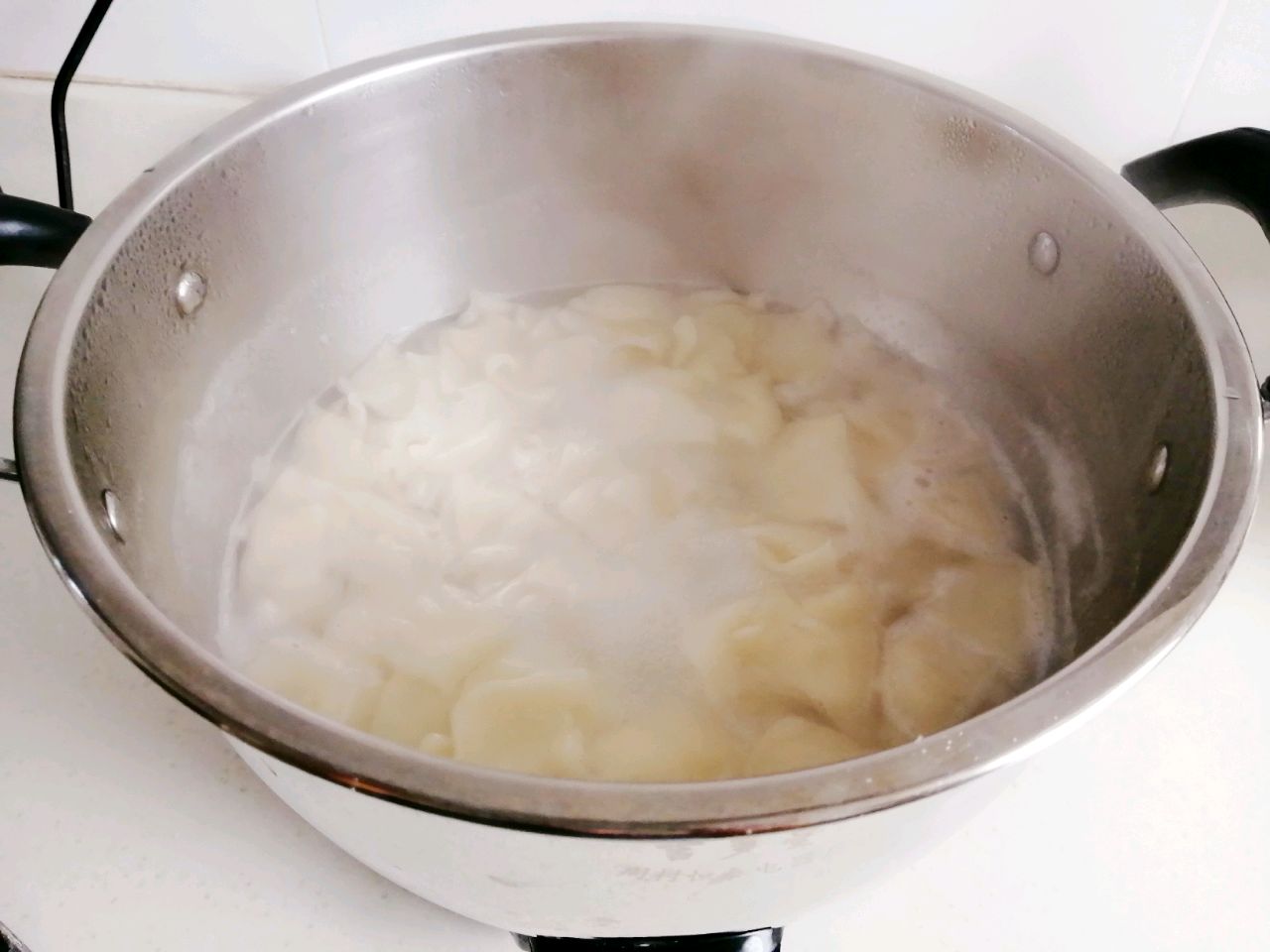 蚝汁菌菇汤面片