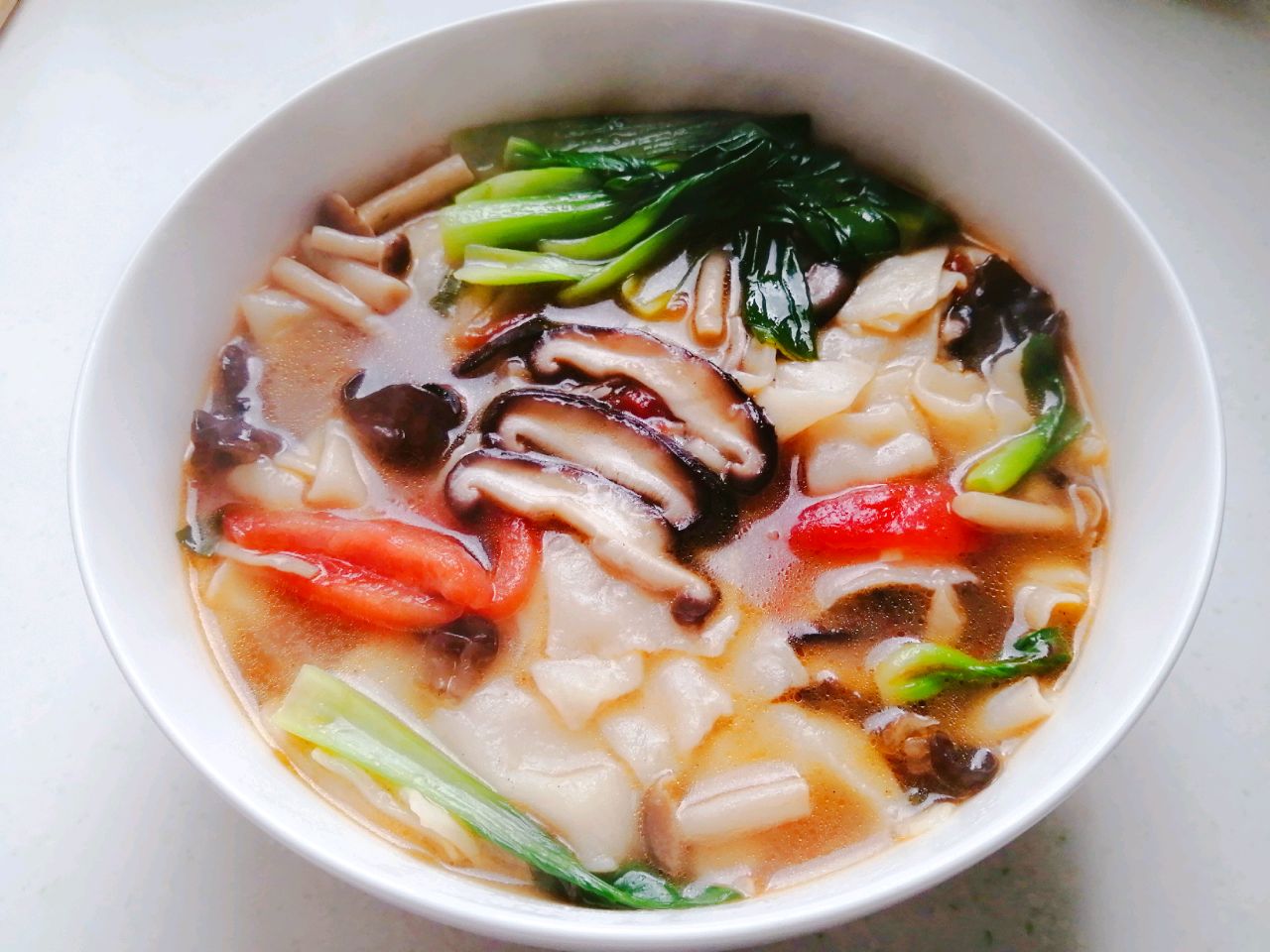 蚝汁菌菇汤面片
