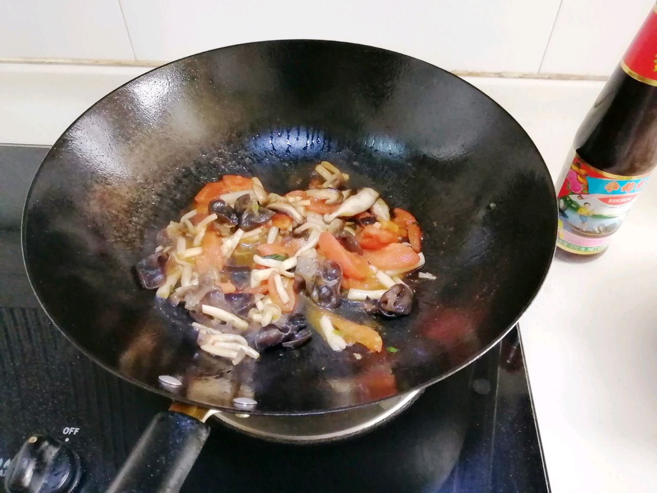 蚝汁菌菇汤面片