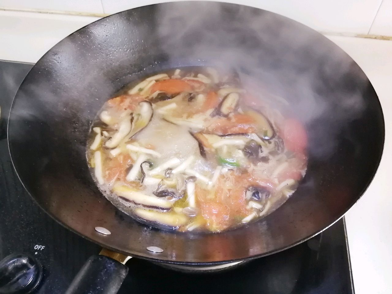 蚝汁菌菇汤面片