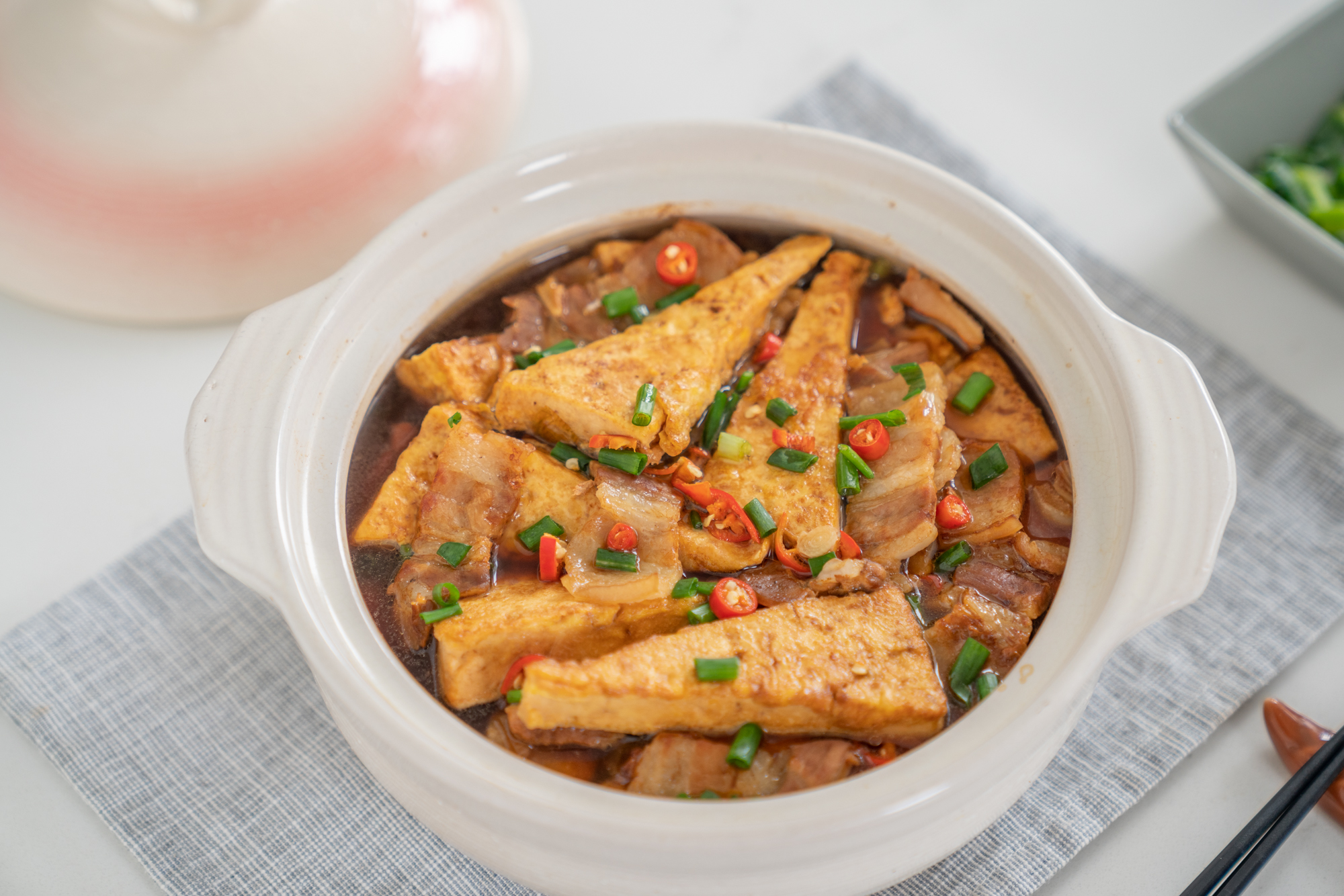蚝汁猪肉豆腐煲