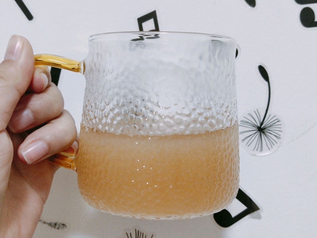喝杯红枣桂圆枸杞茶，皮肤白里透红！