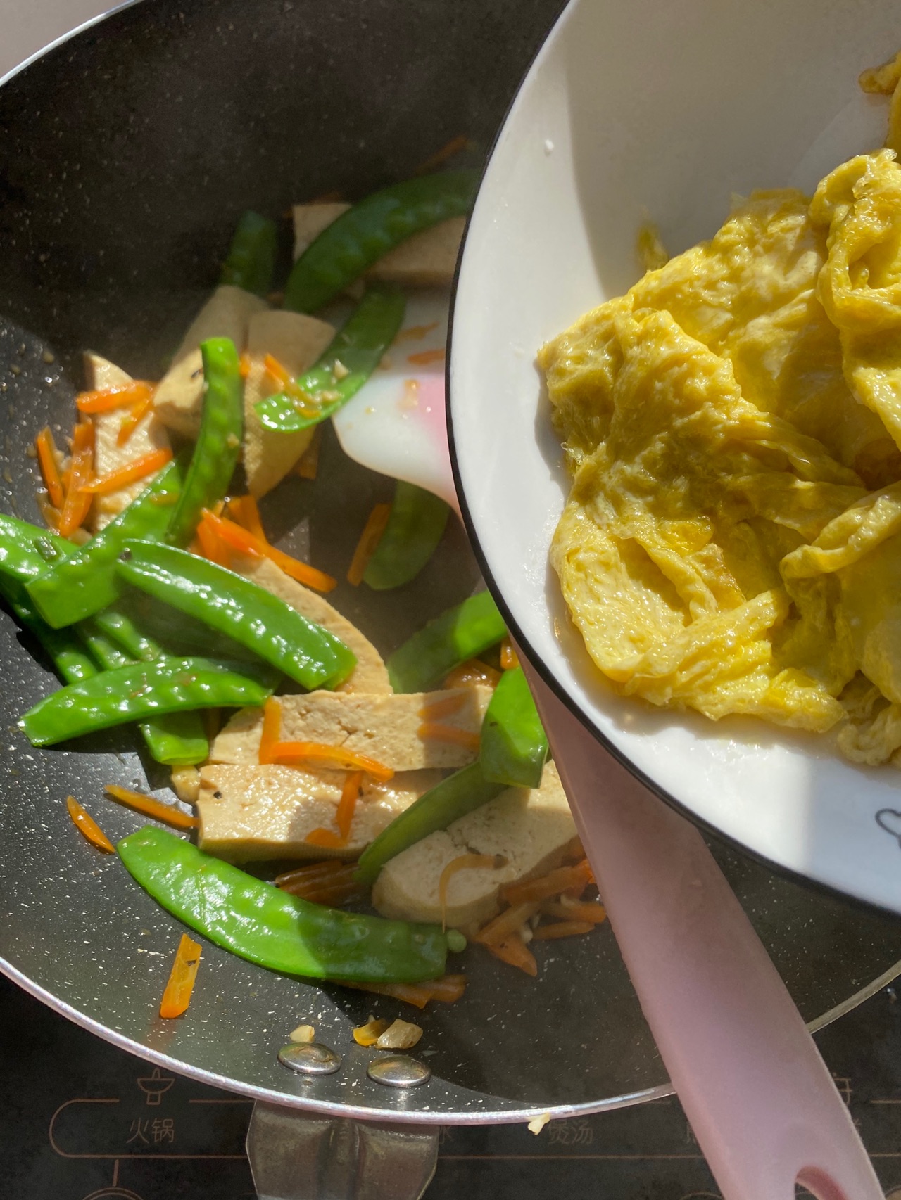 荷兰豆炒鸡蛋豆腐
