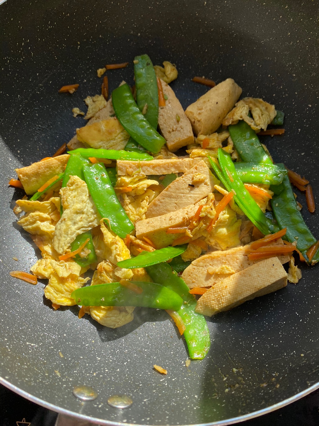 荷兰豆炒鸡蛋豆腐