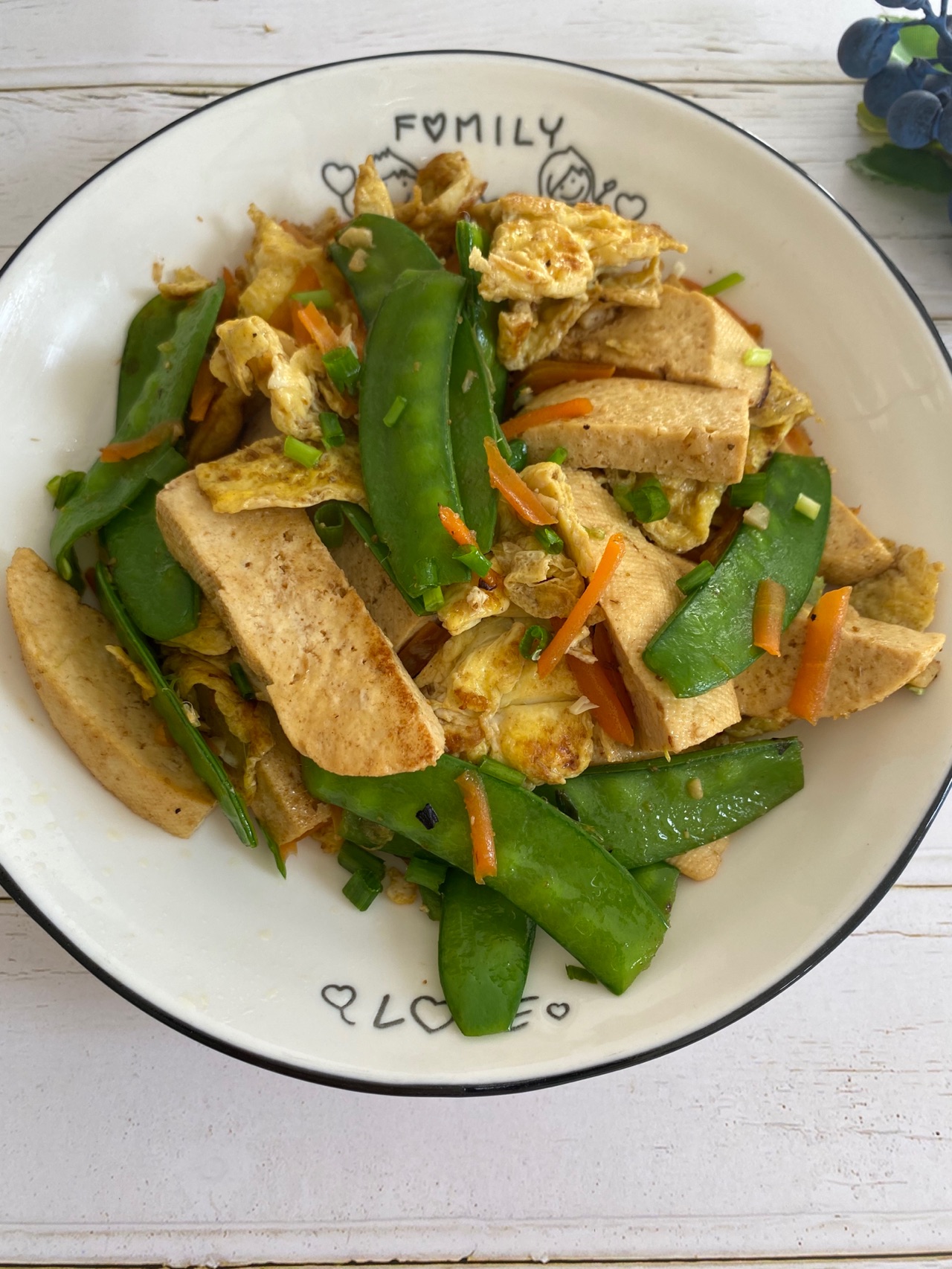 荷兰豆炒鸡蛋豆腐