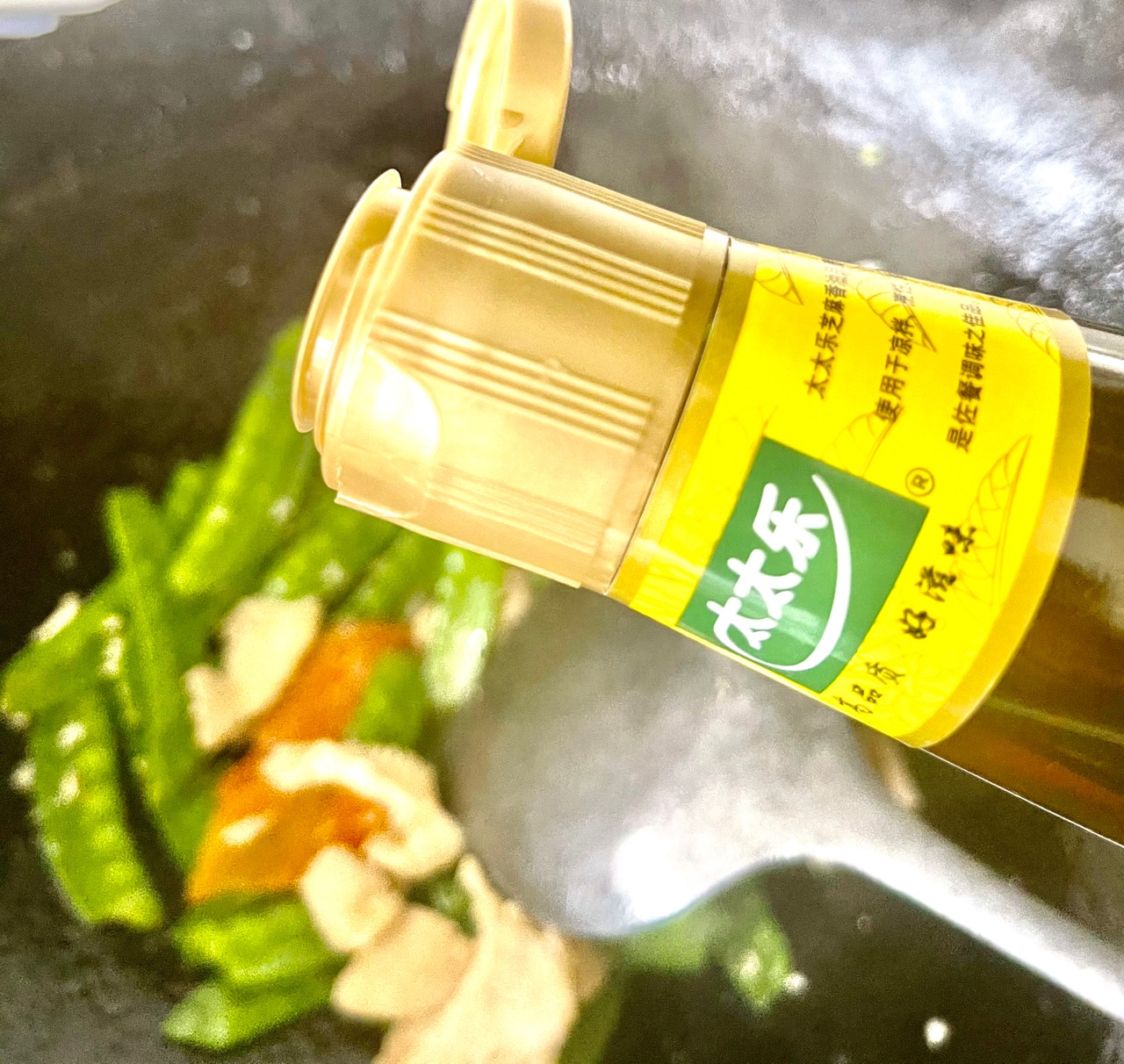 荷兰豆炒鸡肉