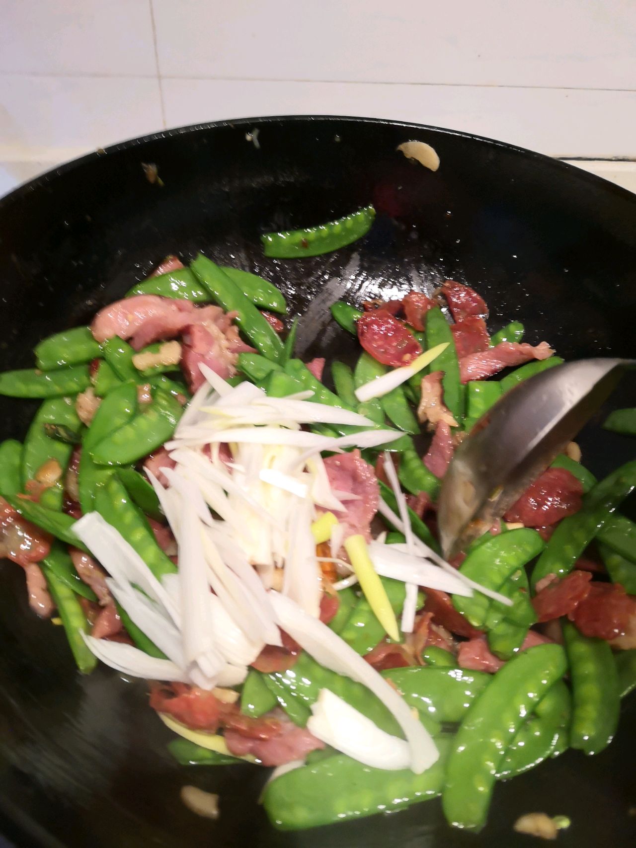 荷兰豆炒腊味