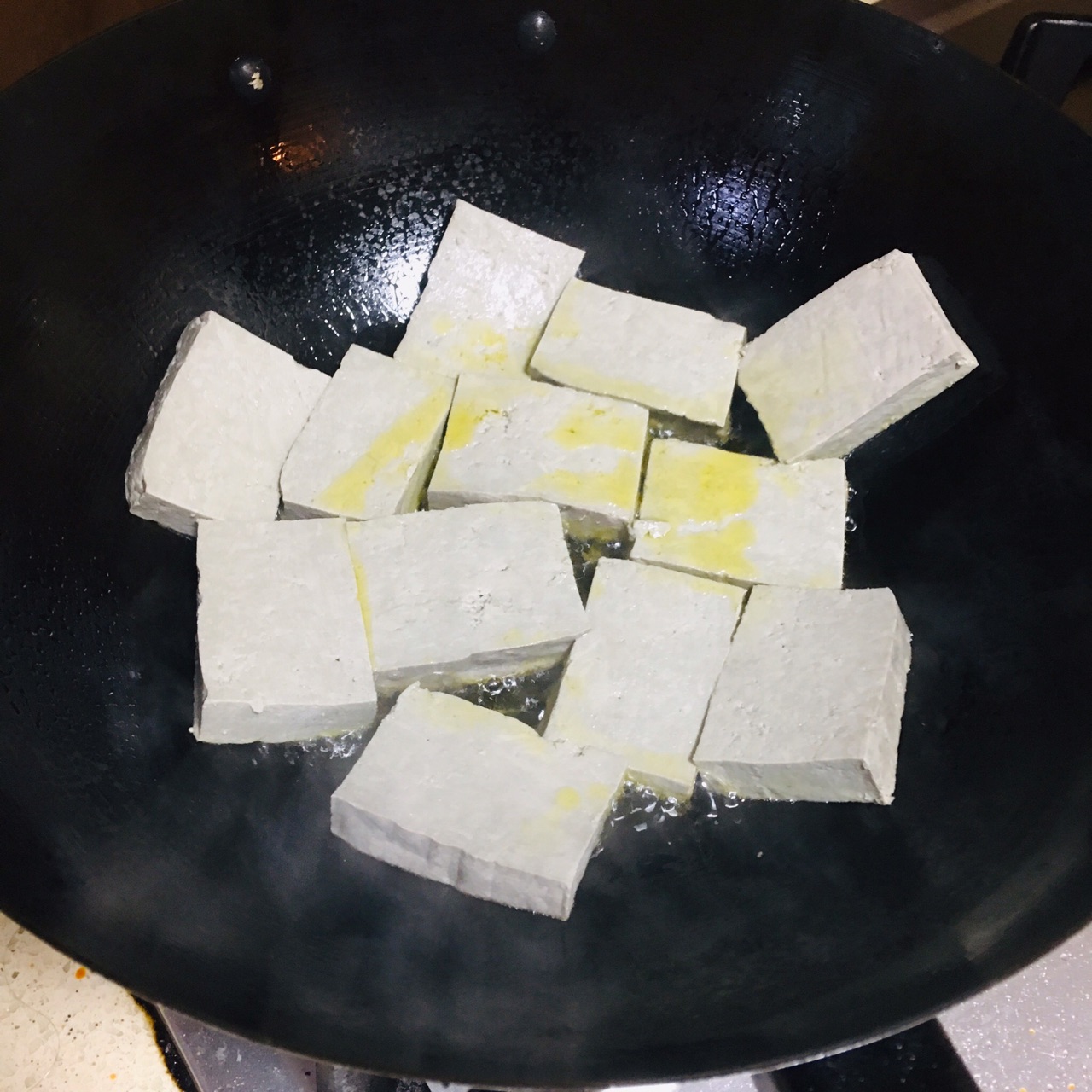 黑豆腐炖鱼