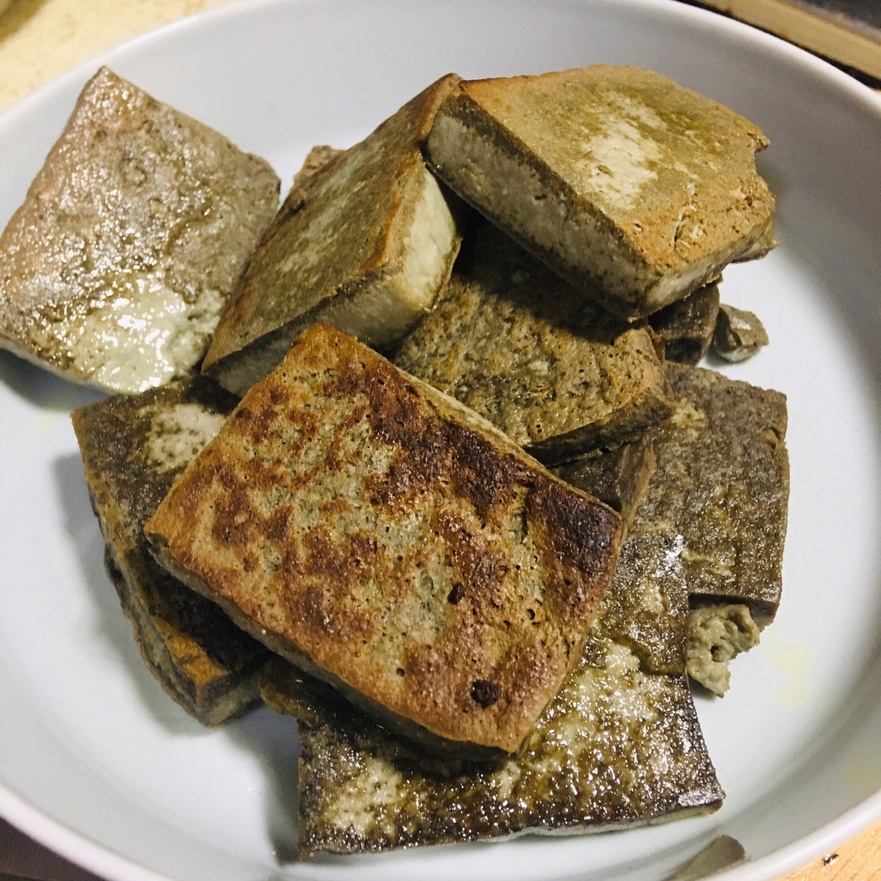 黑豆腐炖鱼