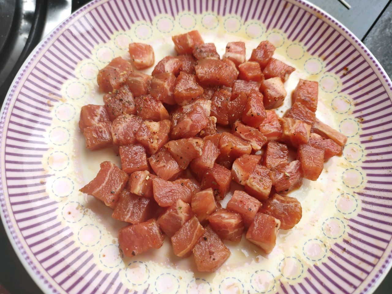 黑胡椒肉丁披萨(自制披萨饼底)