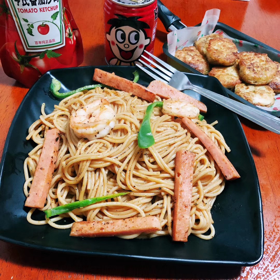 黑胡椒肉酱番茄意大利面