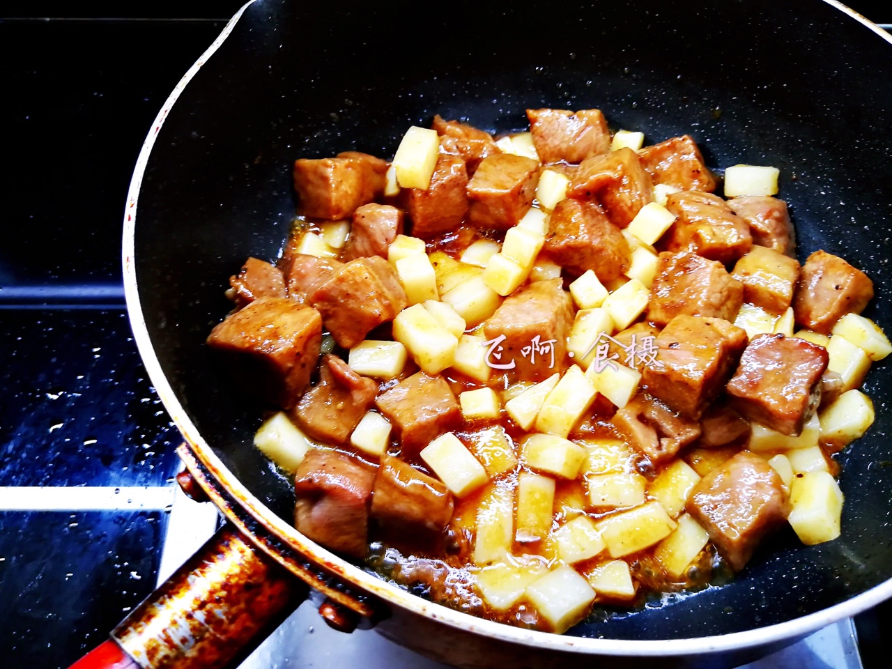 黑椒牛肉粒炒年糕