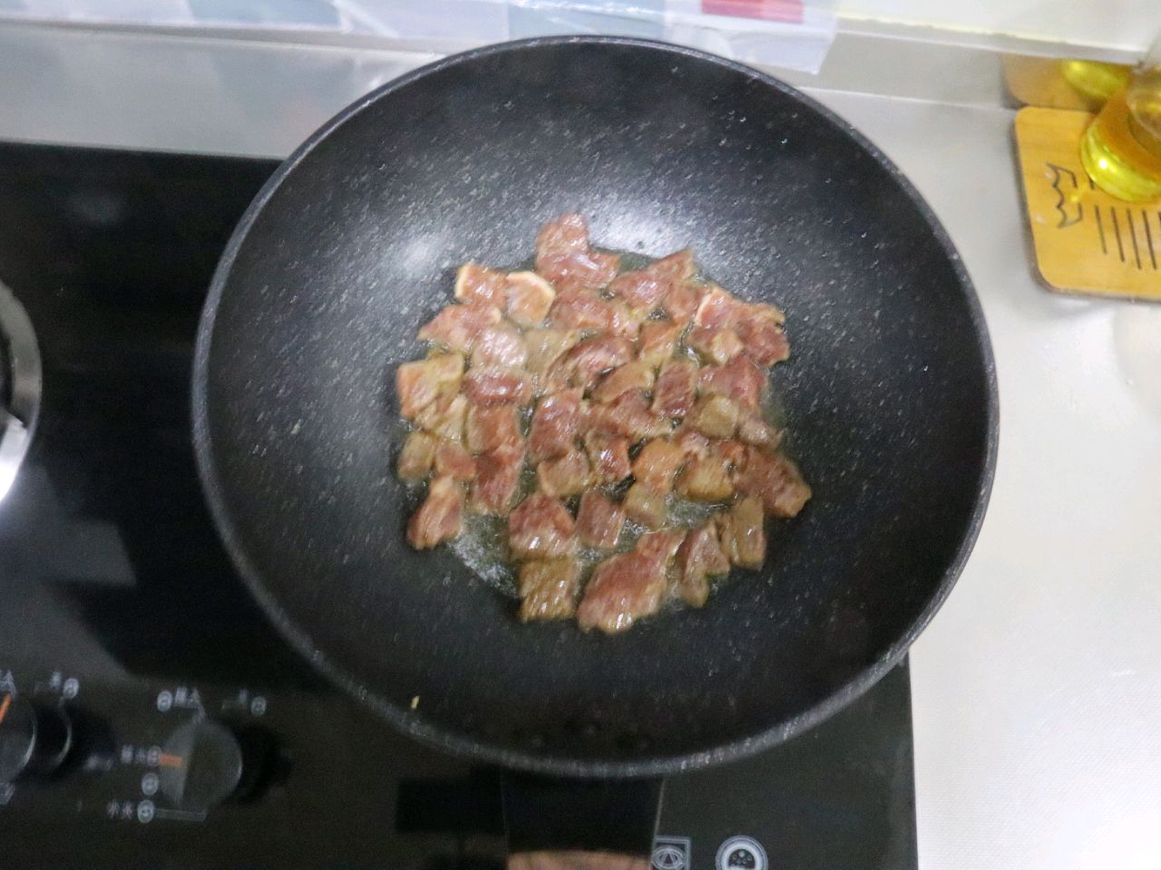 黑椒蒜子牛肉粒
