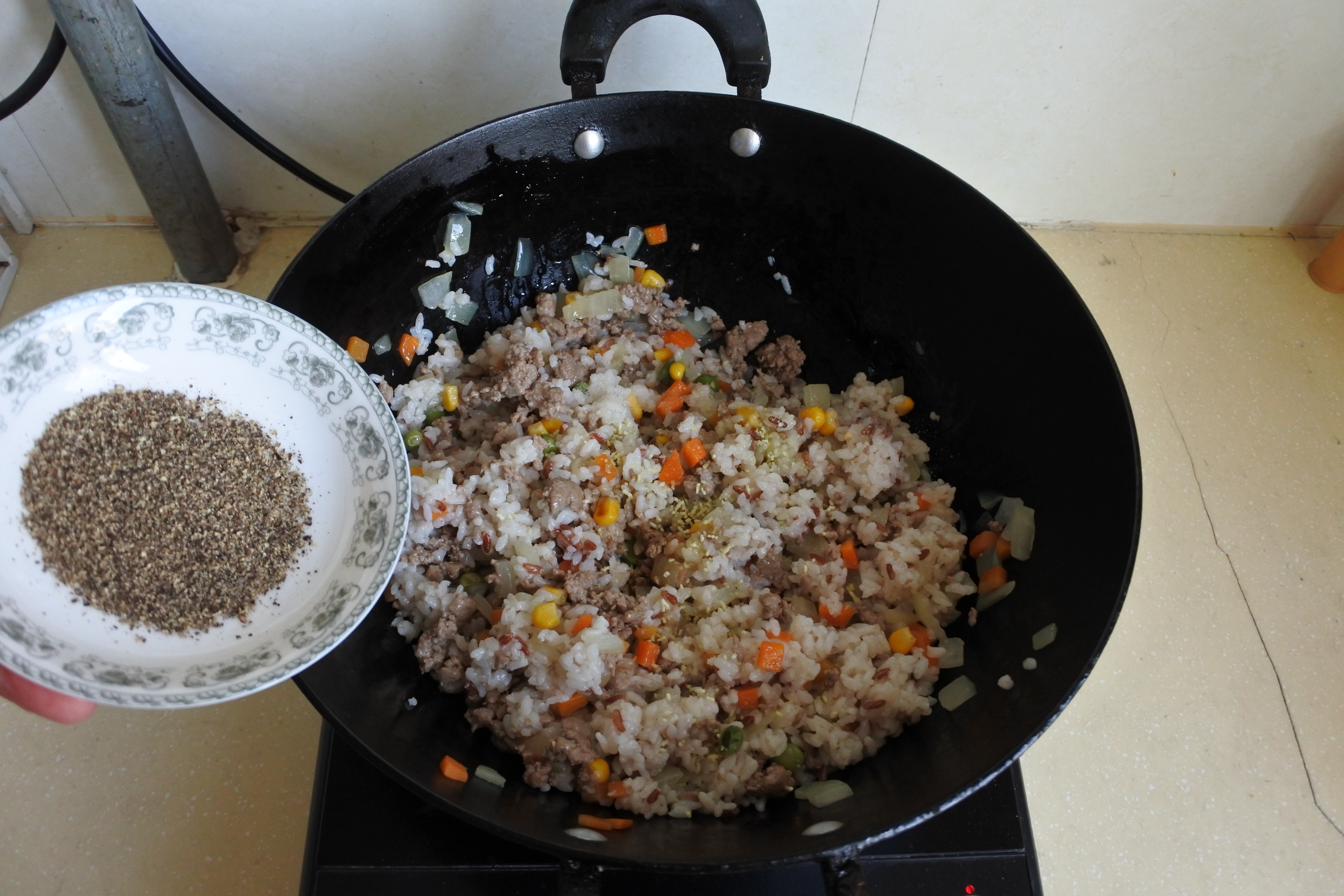 黑椒杂蔬牛肉炒饭