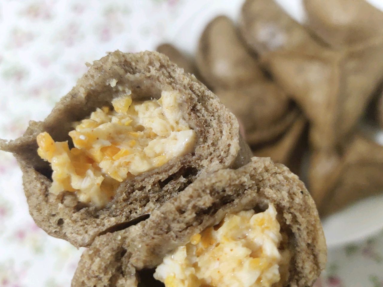 黑麦鸡肉包