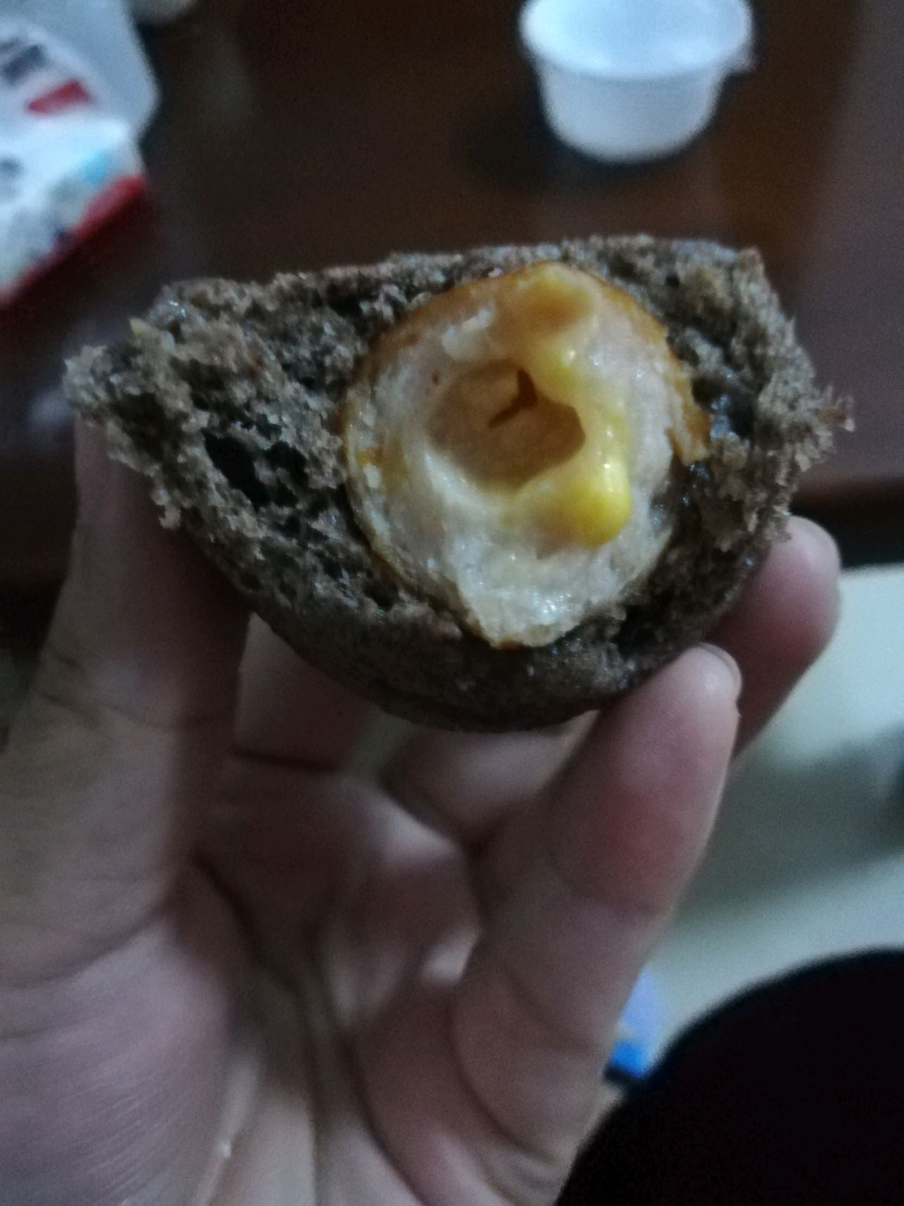 黑全麦肠仔包