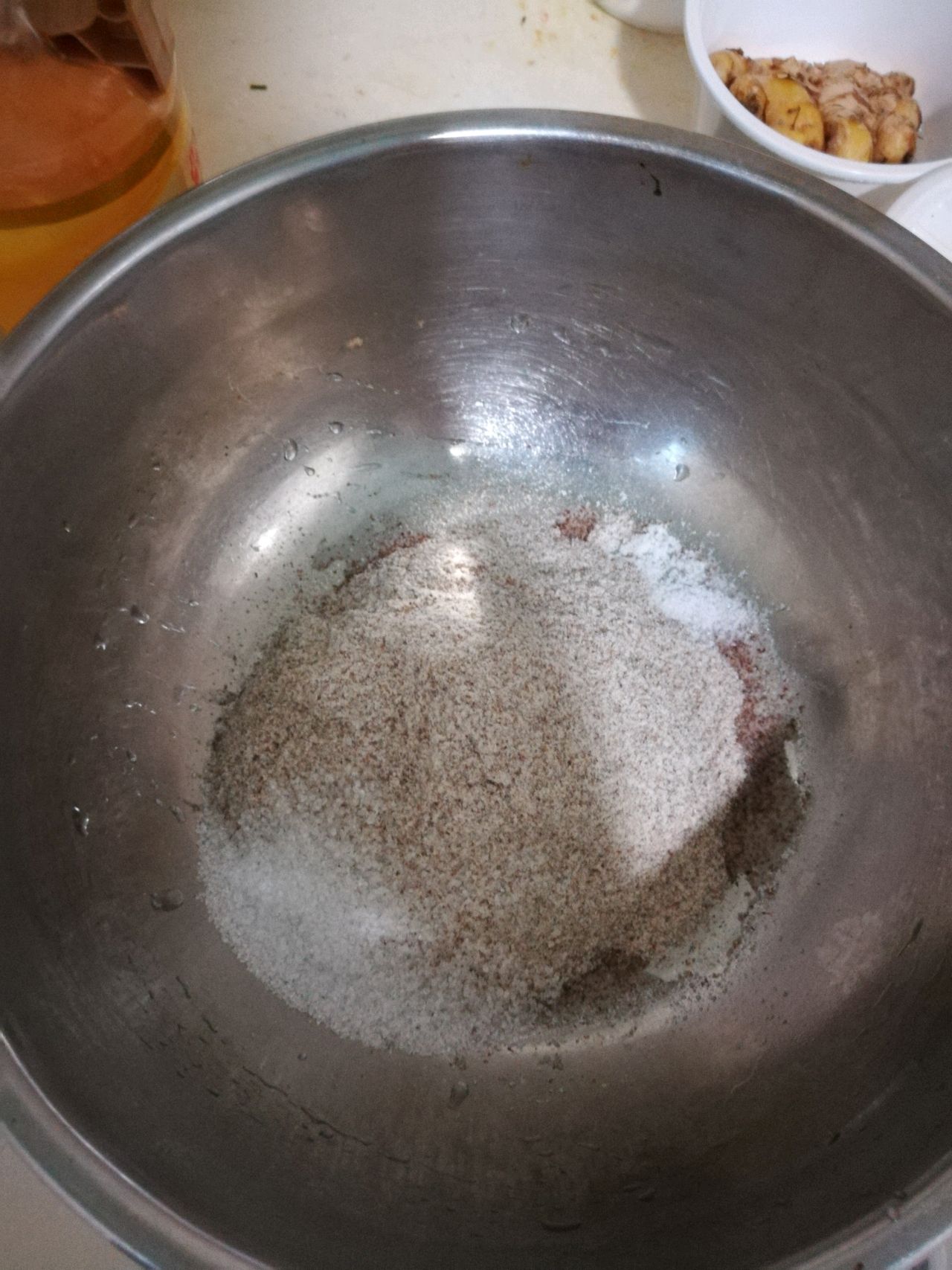 黑全麦肠仔包