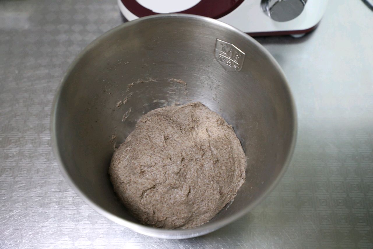 黑全麦欧包