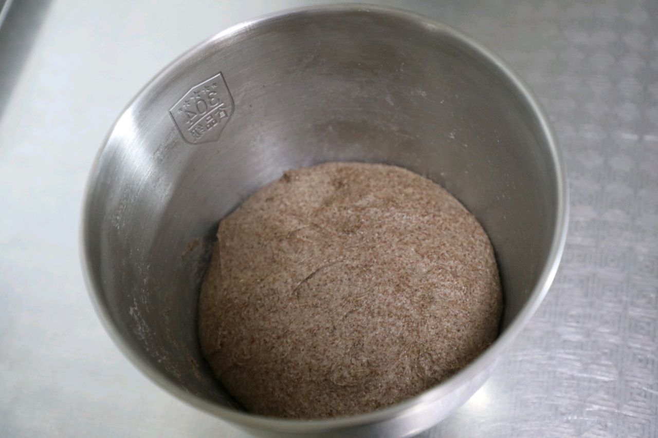 黑全麦欧包