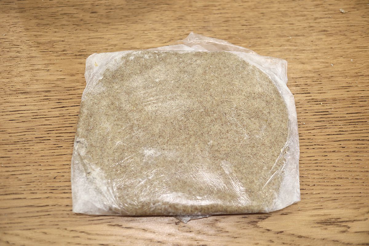 黑全麦印花饼干