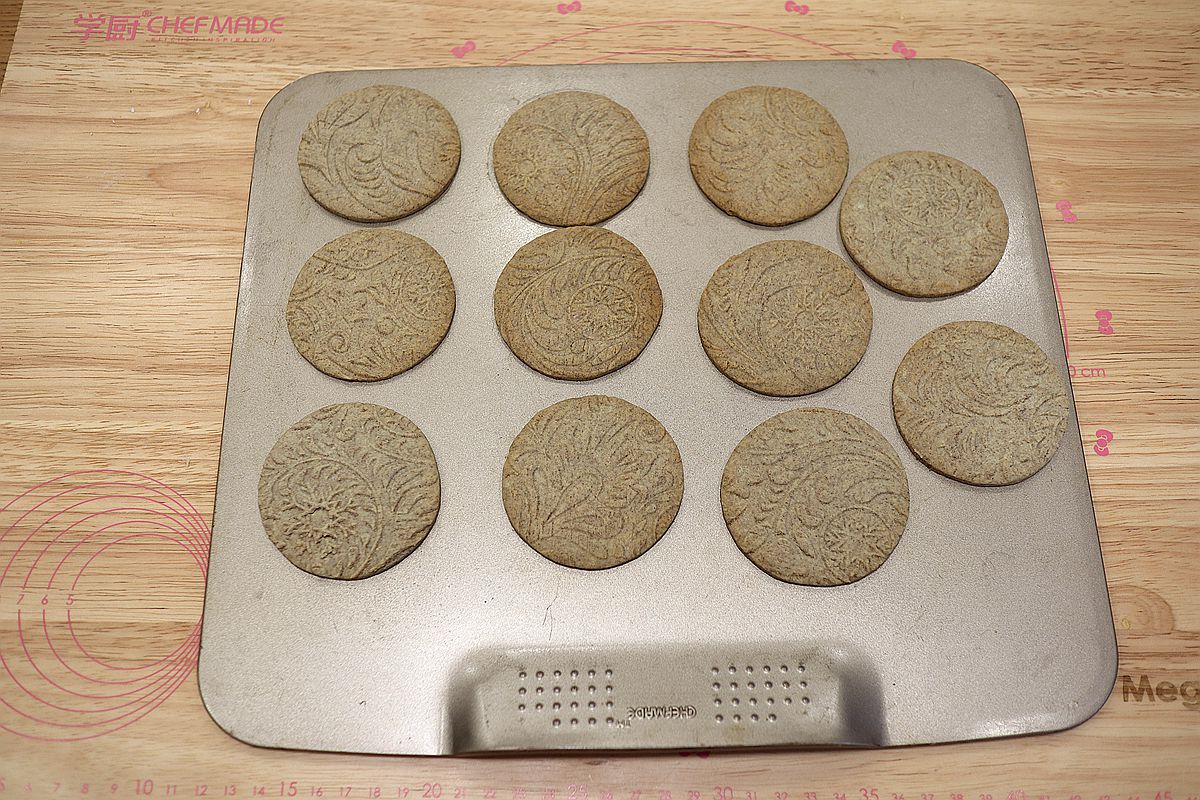 黑全麦印花饼干