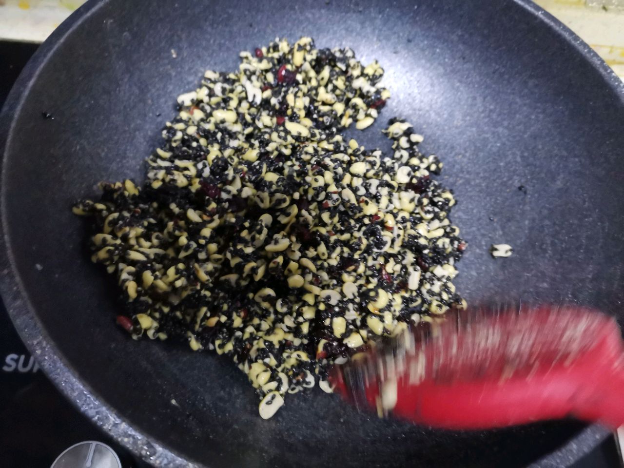 黑芝麻花生糖