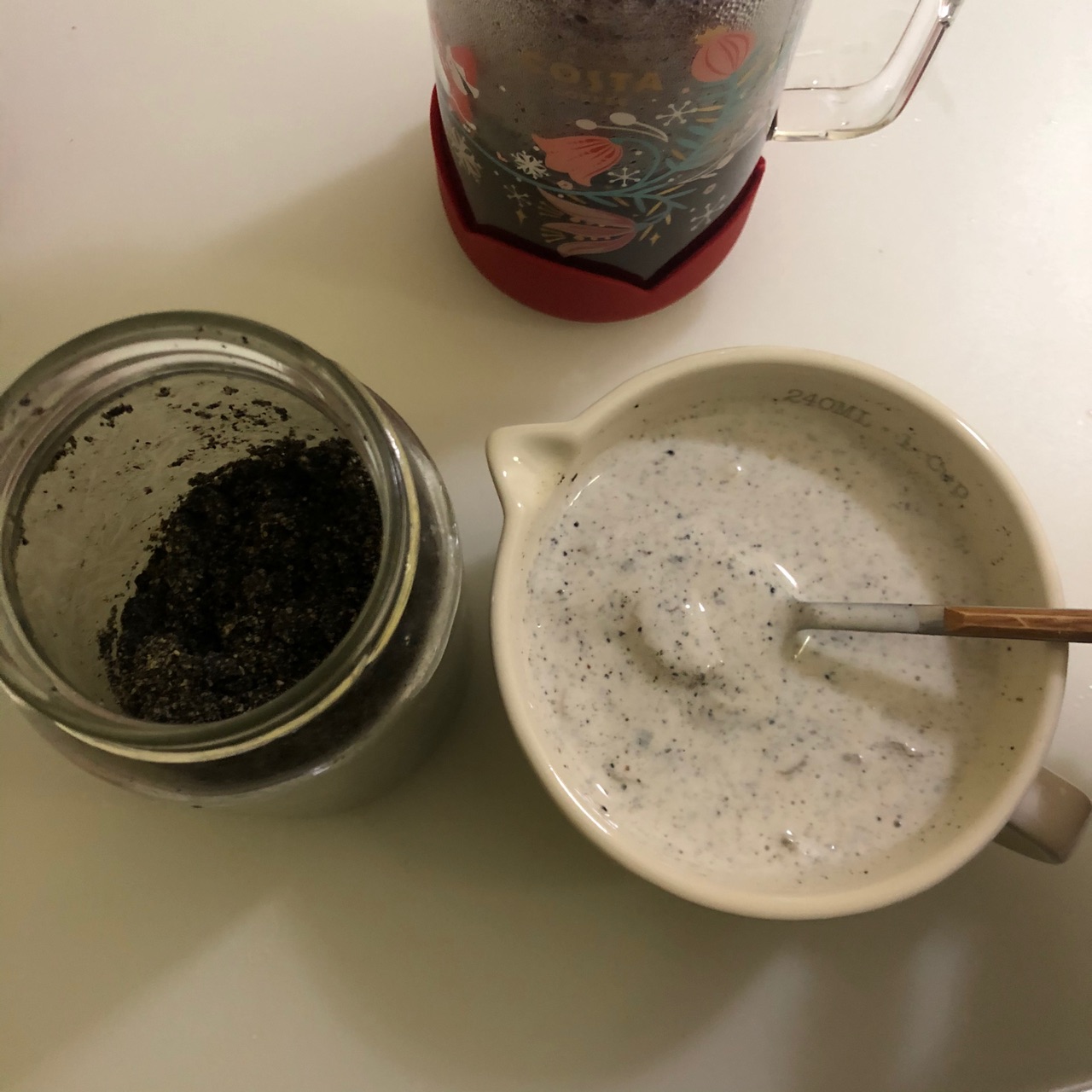 黑芝麻酸奶杯