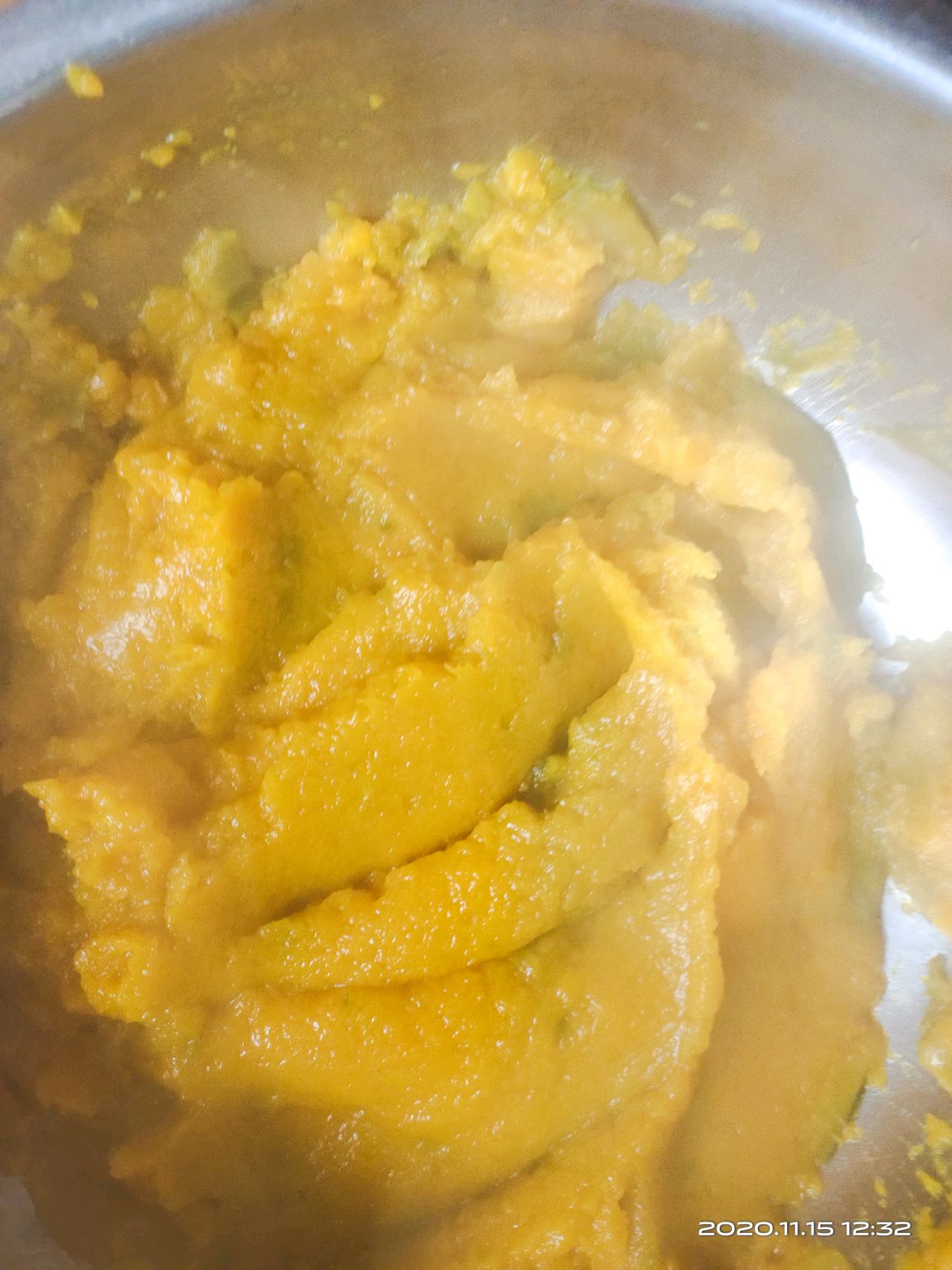 黑芝麻馅南瓜馒头