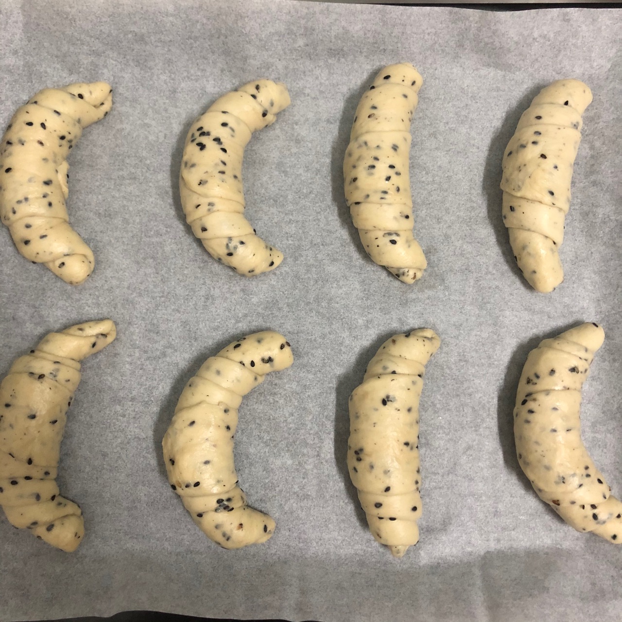 黑芝麻盐面包