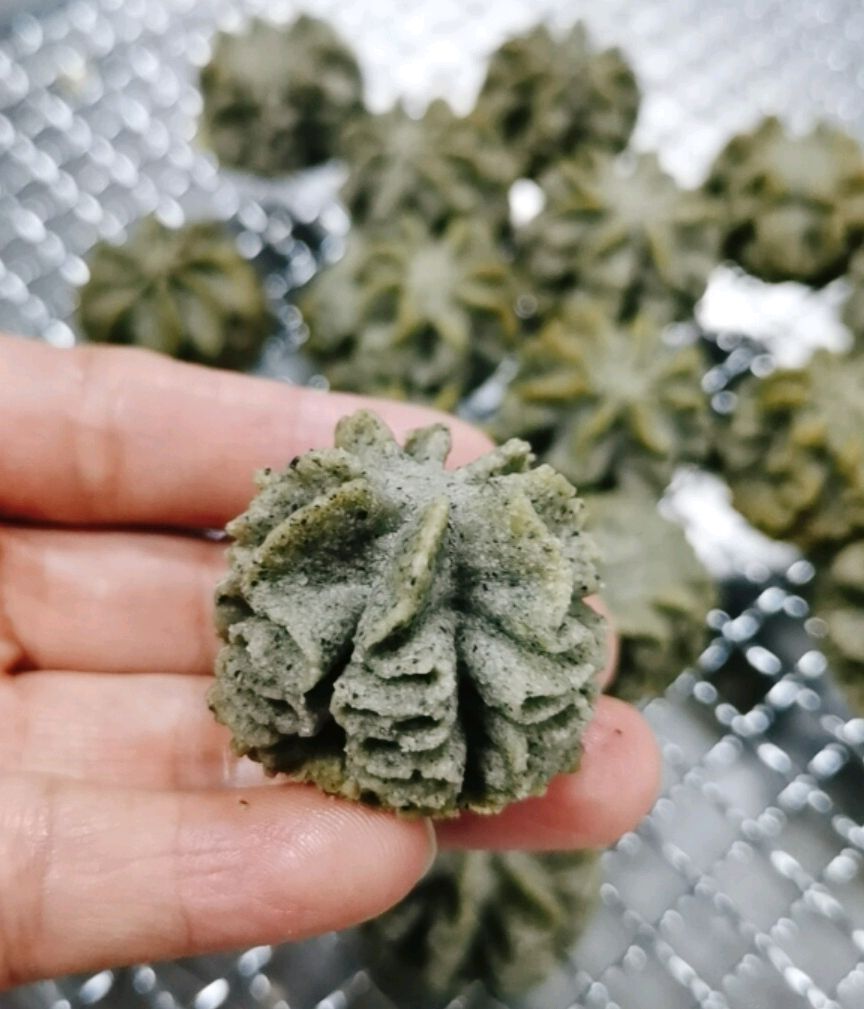 黑芝麻云顶曲奇饼干