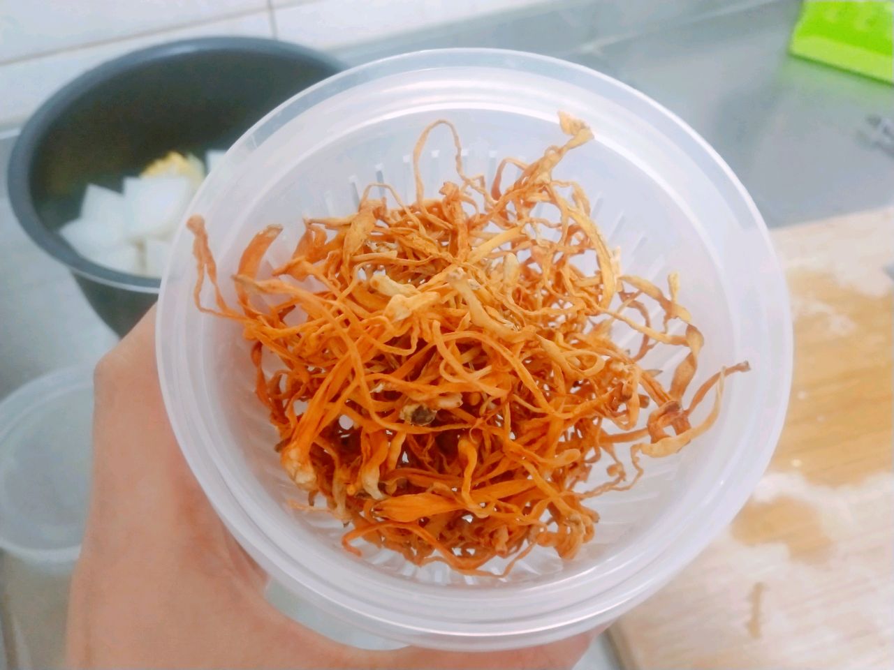 很简单好喝的玉米萝卜排骨汤