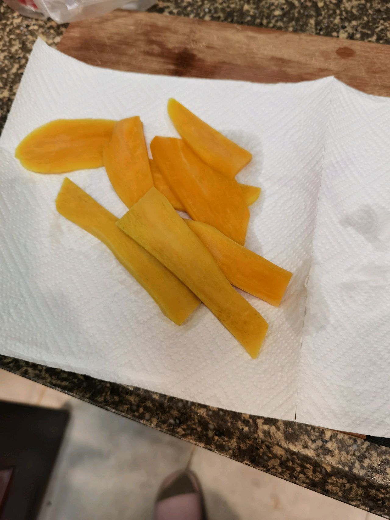 很硬的红薯干
