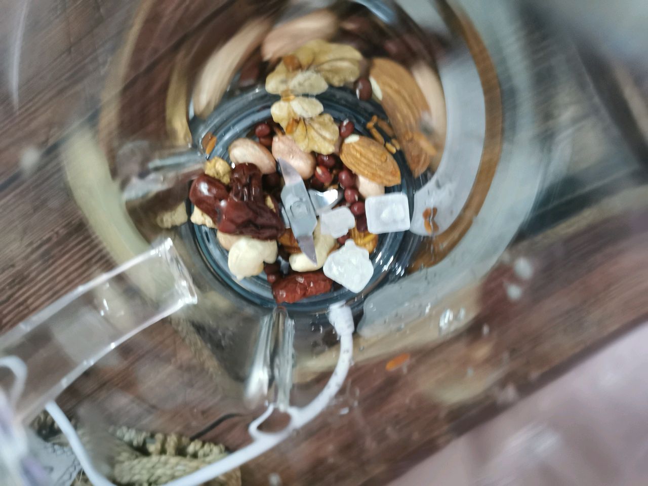 红豆红枣花生杏仁露
