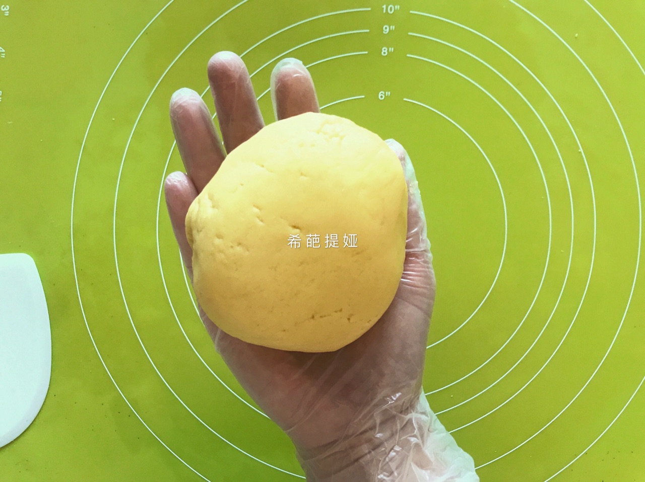 红豆莲蓉塔