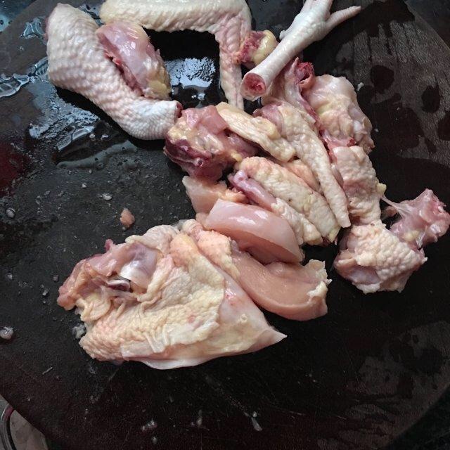 红菇排骨炖鸡汤