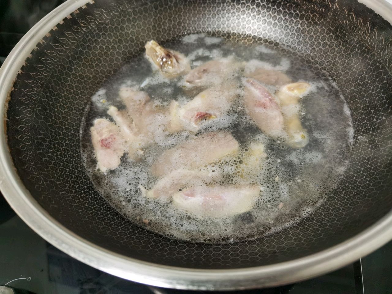红红火火腊鸭煲
