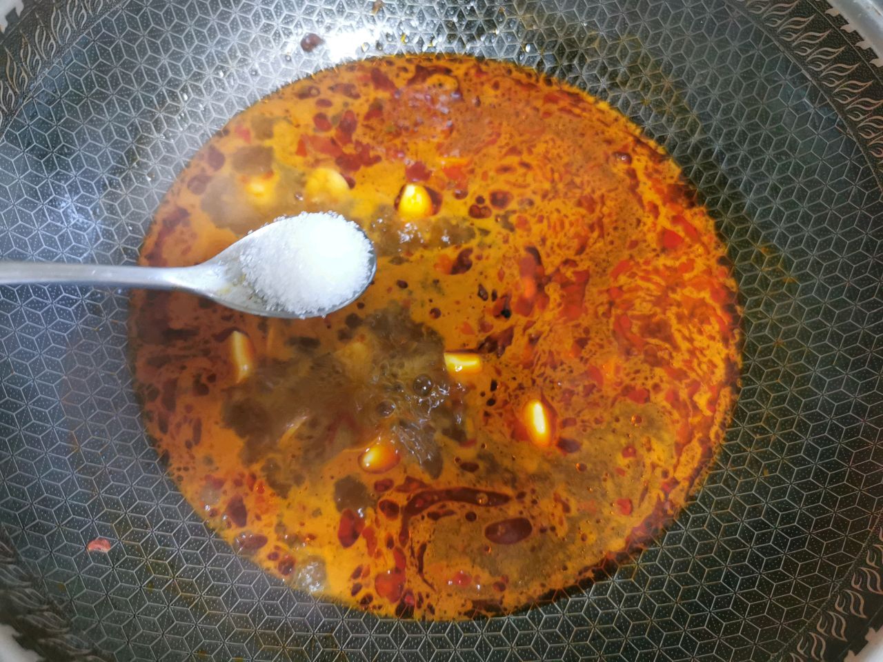 红火热辣水煮牛蛙