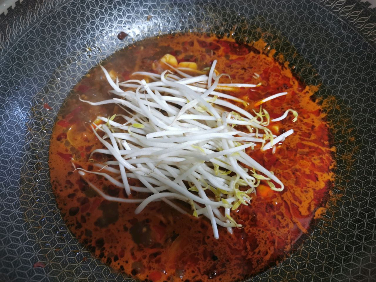 红火热辣水煮牛蛙